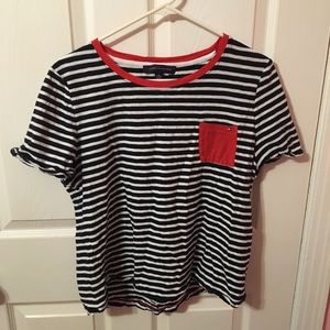 Tommy Hilfiger Tops - Tommy Hilfinger crop top Tommy Hilfiger Tops - Tommy Hilfinger crop top